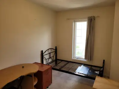 Available September 1st , 2026. Students only house offers clean and furnished room - bed, mattress,...