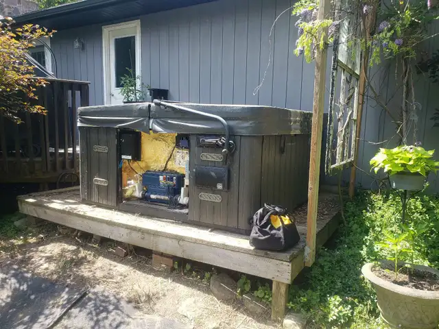 Mr Haul-Away local junk removal service528474552968816642