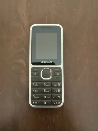 Selling Huawei Phone Includes charger In good condition