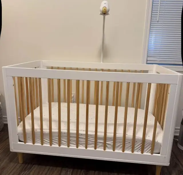 Babyletto Lolly 3-in-1 Convertible Crib in Cribs in Oakville / Halton Region - Image 2