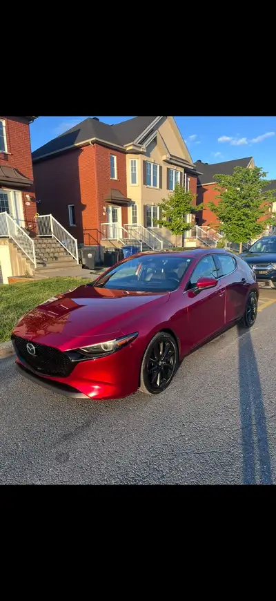 Mazda 3 Sport GT 2020 en excellente condition, très bien entretenue. Aucun défaut de carrosserie et...