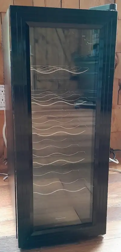 Frigo à vin, refroidisseur Koolatron 12 bouteilles, View more