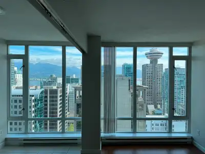 3 bedroom 25th floor with North Shore View Downtown Vancouver