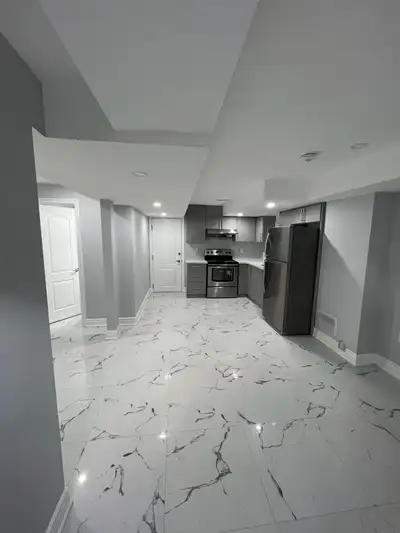2 bedroom legal basement for rent in Brampton Available from Nov 1st Main intersection creditview/qu...