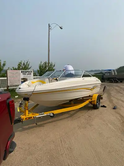 Low hrs Doesn’t get used anymore Comes with two tarps Come with snap in carpet Comes with bimini top...