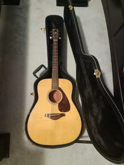 Yamaha FG700S Acoustic Guitar with Hard Case , View more