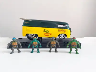 Custom Hot Wheels 1:18 Ninja Turtles Party Wagon, View more