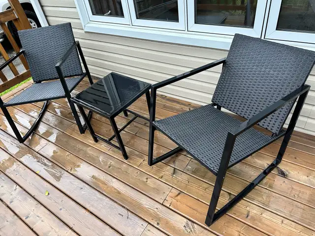 2 Seater Rocking Bistro Set in Patio & Garden Furniture in Sarnia - Image 3