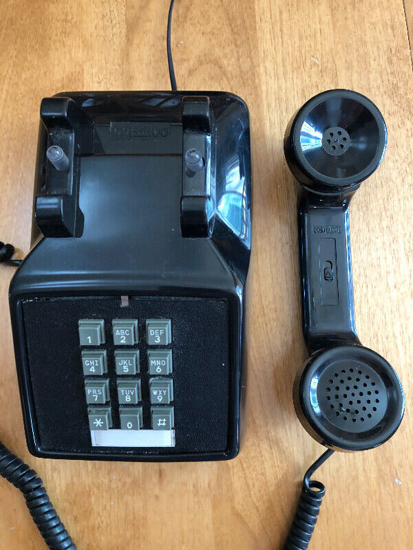 RETRO VINTAGE CORTELCO TABLE TOP TELEPHONE in Home Phones & Answering Machines in Moncton - Image 3