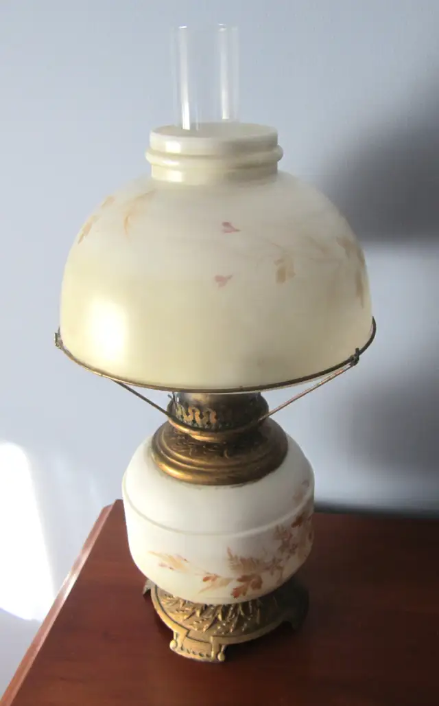 Antique Lamp in Arts & Collectibles in City of Toronto - Image 2