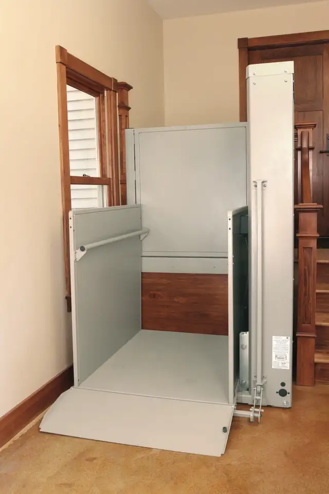 used PORCHLIFTS $4500 STAIR CHAIR LIFTS $2200 includes install in Health & Special Needs in Peterborough - Image 3