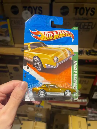 Mint card, may consider trades. 2012 Super Treasure Hunt. Pickup in Richmond Hill.