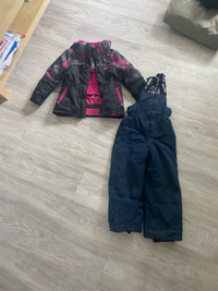 Manteau et 2 pantalons de neige gr 6ans