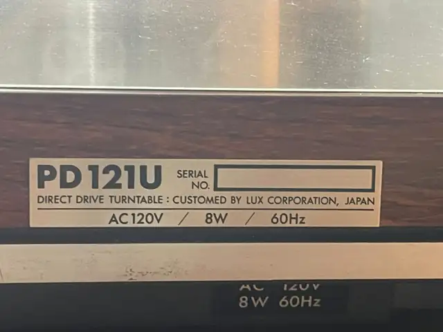 Luxman PD121U 60Hz high-end turntable with original dust cover in Stereo Systems & Home Theatre in Kingston - Image 3