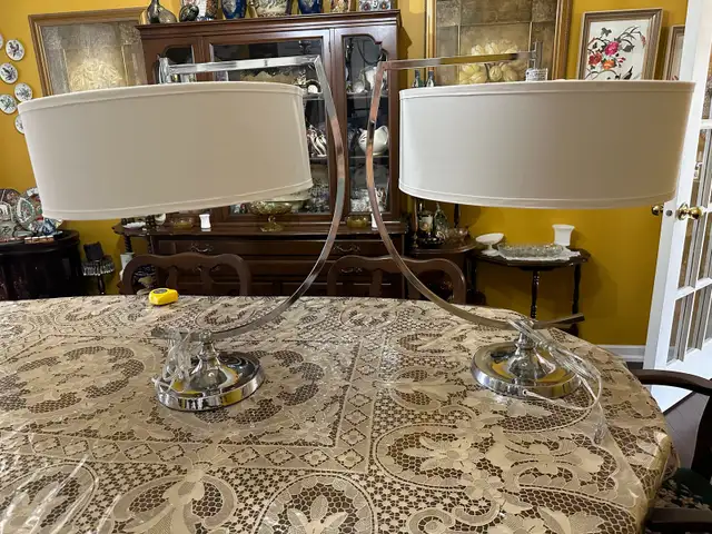 A PAIR OF LARGE ELEGANT ARK TABLE LAMPS in Indoor Lighting & Fans in Regina - Image 2