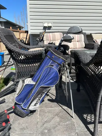 children’s golf clubs and bag RIGHT HANDED, View more