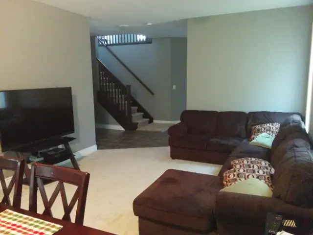 Waterloo-Room for Rent-Mature Student/Young professional in Room Rentals & Roommates in Kitchener / Waterloo - Image 4