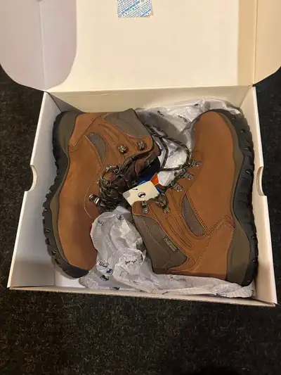 Brand new. Size 9.
