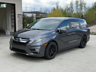 2018 Honda Odyssey EX-L – Well Maintained, Private Sale • 8-passenger leather interior, heated front...