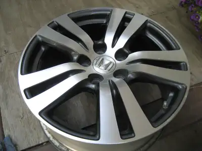 FOR SALE: Used 18" Honda rim with TPMS ; 5 X 120 wheel bolt pattern. OEM stamp 18X8J 55. PILOT, PASS...