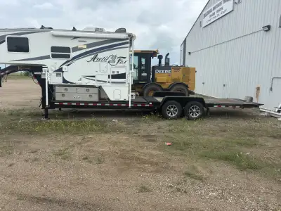 This Arctic Fox truck camper is a fantastic find for those looking to elevate their outdoor adventur...