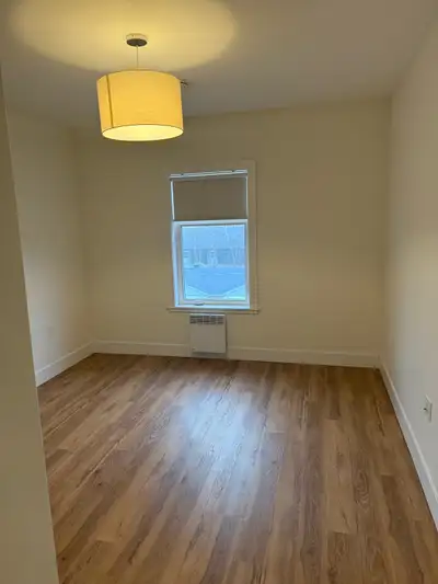 1 bed, 1 bath in a 2 bed 2 bath apartment.
