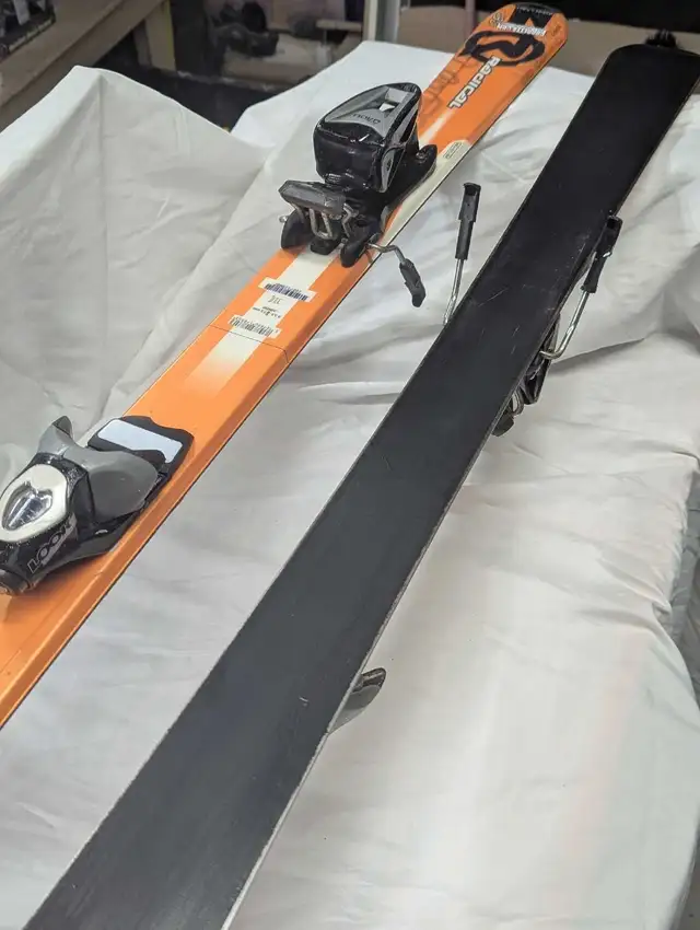 youth Rossignol skies in Ski in Hamilton - Image 9