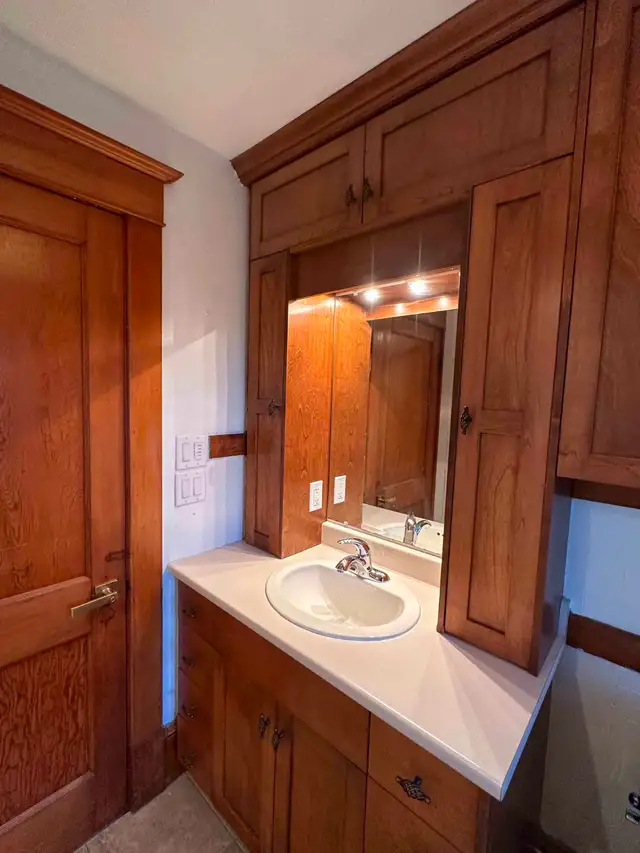 A PRIVATE FURNISHED ROOM FOR RENT, STEPS TO UPEI in Room Rentals & Roommates in Charlottetown - Image 6