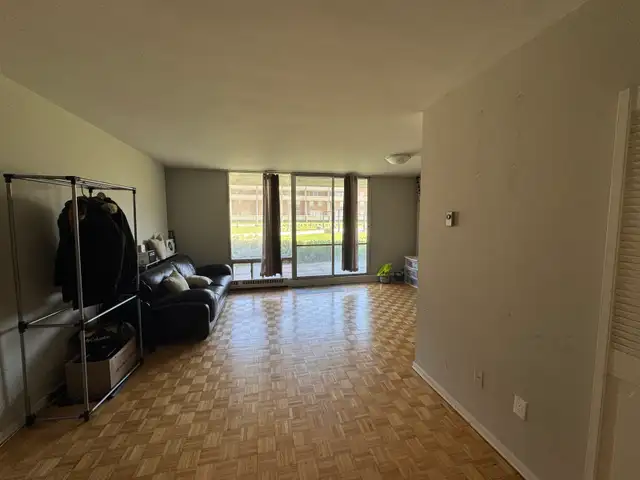 Private room for rent for female in Room Rentals & Roommates in City of Toronto - Image 5