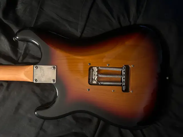 Squier Classic Vibe 60’s strat $450 obo in Guitars in Brockville - Image 4