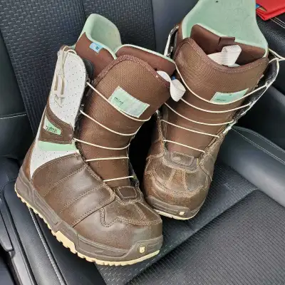 Womens Snowboard Boots size 9 BURTON, View more
