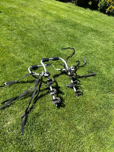 - transports up to three bikes - fits most cars and SUVs