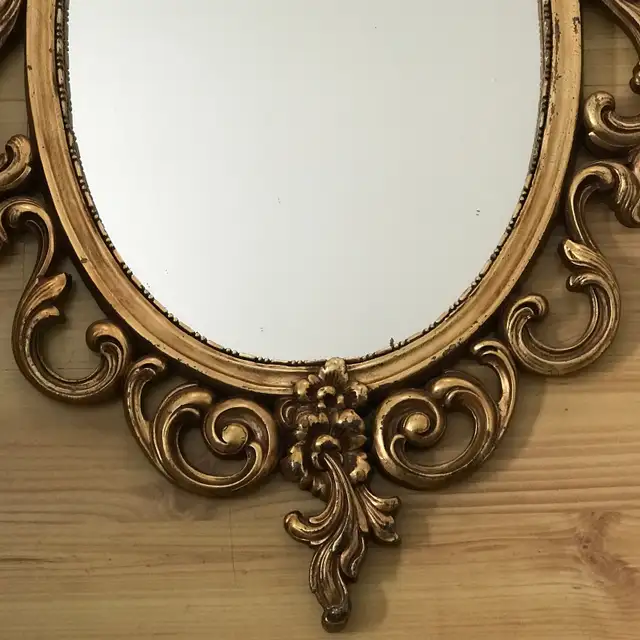 32” Vintage Ornate Gold Tone Wall Mirror in Home Décor & Accents in Ottawa - Image 4