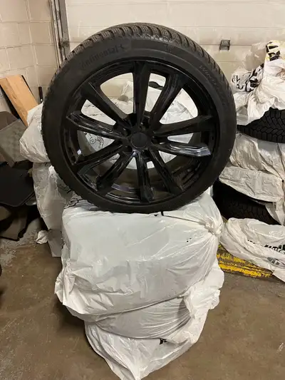 245 40 r 19 winter continental very good condition