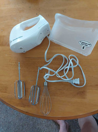Electric  hand mixer 