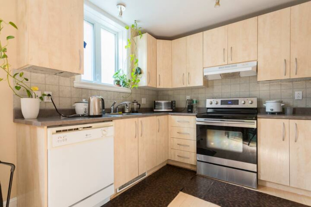 Plateau condo meublé/furnished tout-inclus au metro Mont Royal — photo 3