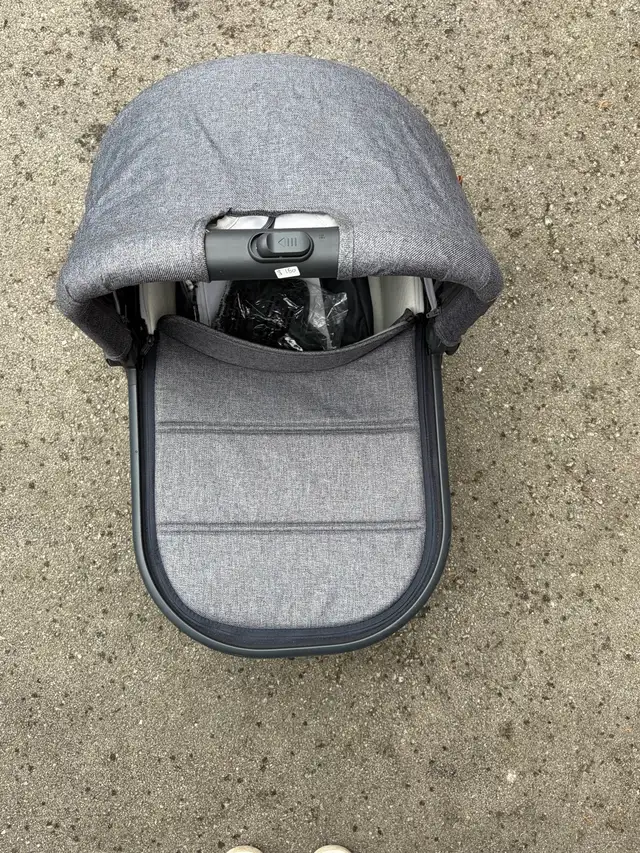 Uppa Baby Cruz V2 Bundle in Strollers, Carriers & Car Seats in Hamilton - Image 6
