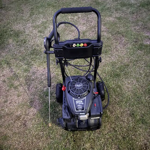 Nice little pressure washer. Not sure of the exact output on thi in Power Tools in Kawartha Lakes - Image 3