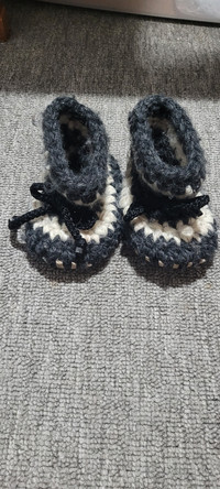Hand made infant booties 9 to 10mo