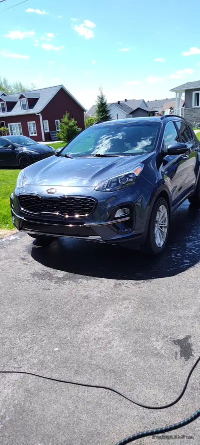 Kia Sportage EX 2021 Tout équipée avec tout panoramique. Démarreur à distance Rapport Carfax Antirou...