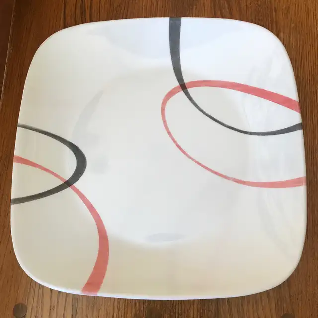 Set of 9 Corelle Dinner Plates Square in Kitchen & Dining Wares in Ottawa - Image 7