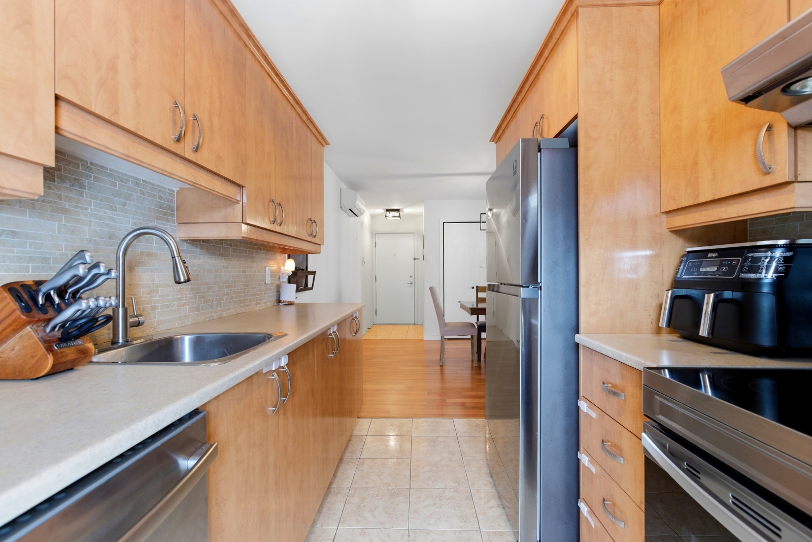 Grand condo 4 1/2 à louer à Ste-Dorothée, Laval — photo 3