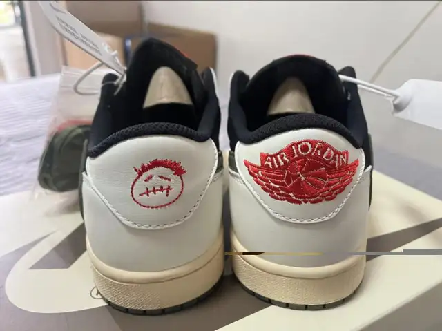 Jordan 1 Retro Low SP Travis Scott Olive  in Men's Shoes in City of Toronto - Image 7