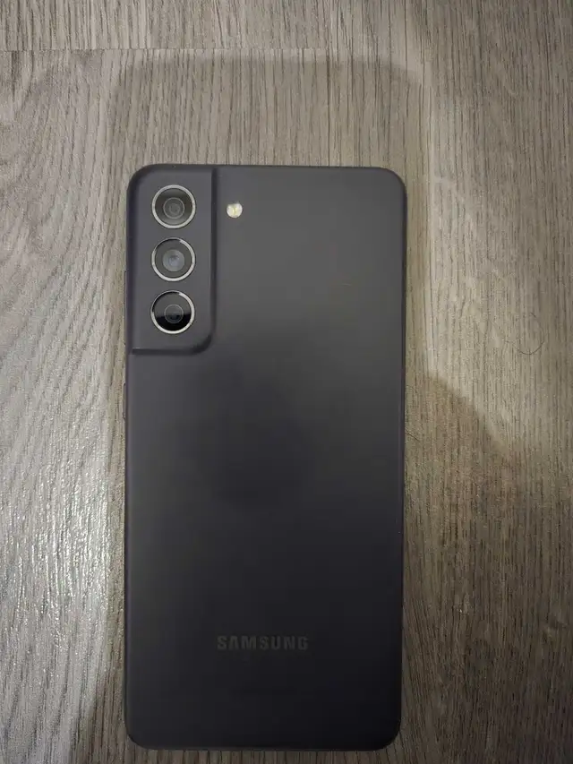 Samsung Galaxy S21 FE 256gb in Cell Phones in Vancouver - Image 3
