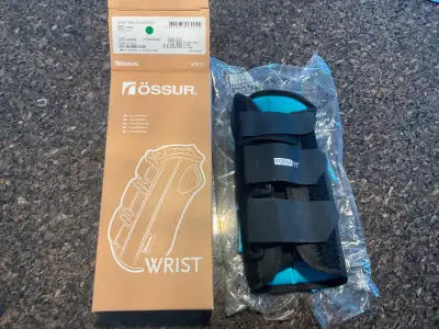 Wrist Brace med right, View more