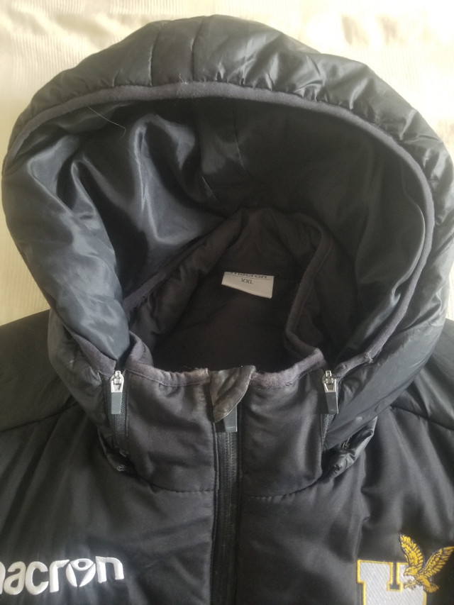 Macron Sport Padded Black Jacket with hood in Men's in City of Toronto - Image 4