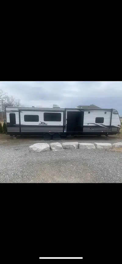 New 2022 Jayco Jayflight 34RS/BS travel trailer highlights. theatre seating, jackknife sofa, Kitchen...