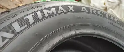 BRAND NEW TIRE (single tire, 1 available) 215/50R17 General Tire Altimax Arctic Winter Tire 215/50R1...