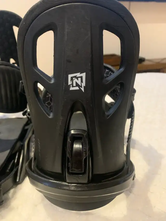 Nitro snowboard bindings in Snowboard in City of Montréal - Image 3