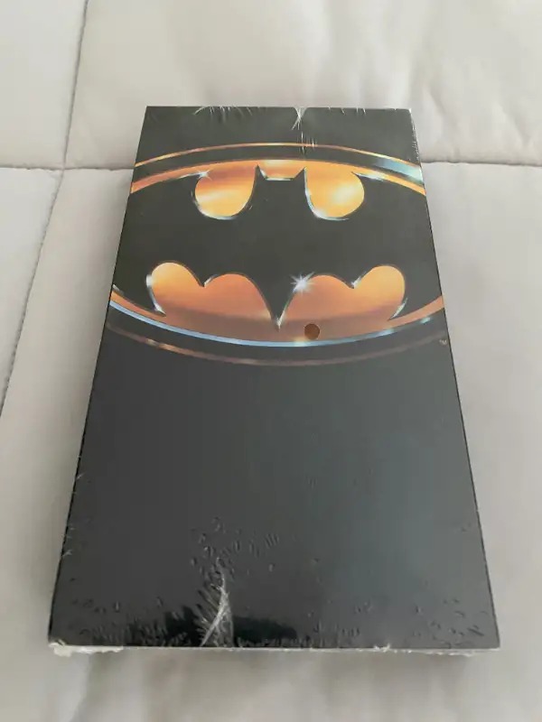 Batman 1989 VHS – Factory Sealed in CDs, DVDs & Blu-ray in Ottawa - Image 2